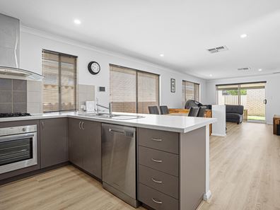 14 Clarity Elbow, Atwell WA 6164