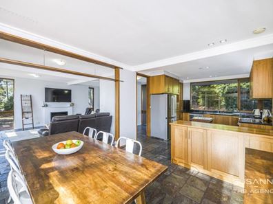 8 Balga Place, Gooseberry Hill WA 6076