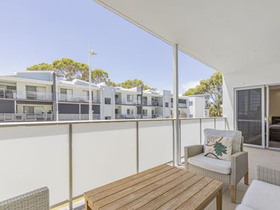 4/88 Lakeside Drive, Joondalup WA 6027