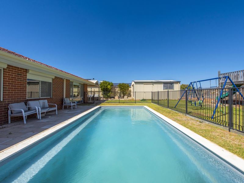 8 Formia Place, Secret Harbour WA 6173