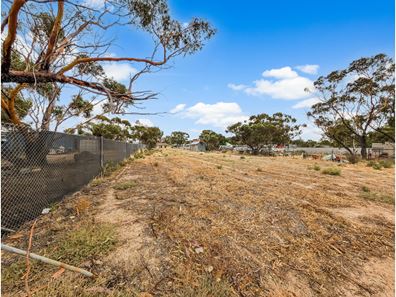 24 Moore Street, Kellerberrin WA 6410