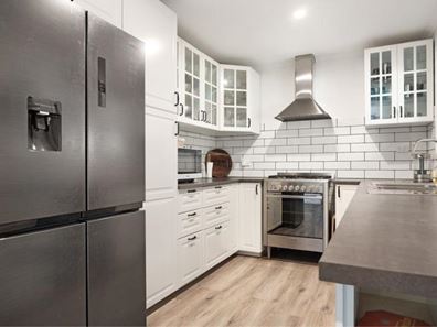 6 Kwong Close, Millars Well WA 6714