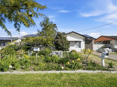 22 Amanda Drive, Camillo WA 6111