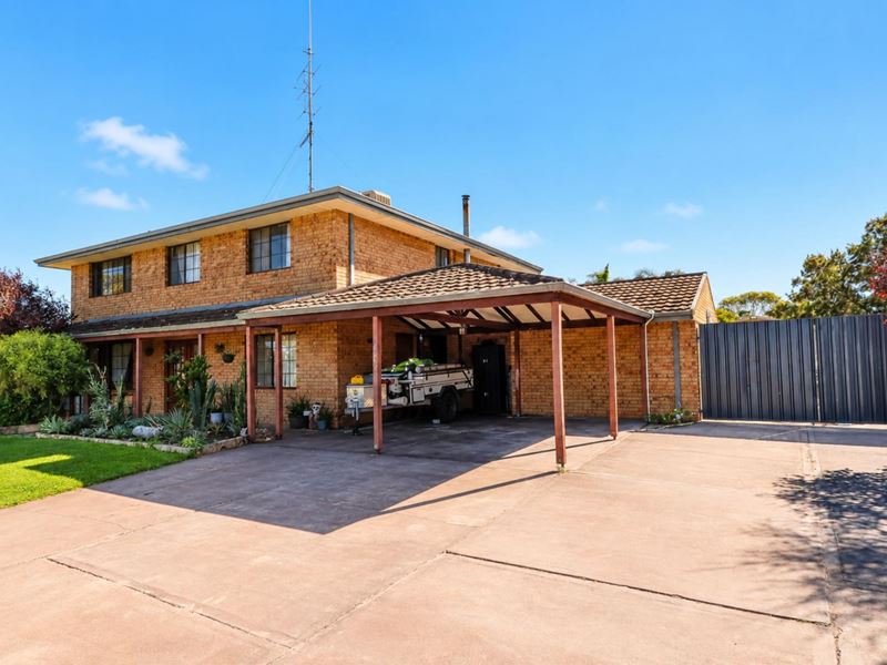 28 Wandoo Crescent, Wongan Hills WA 6603