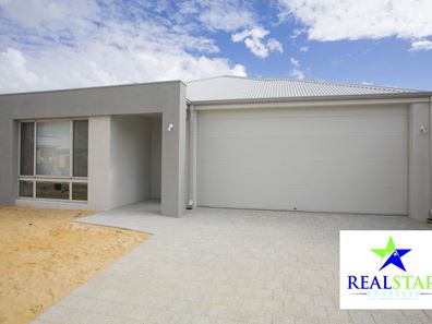 34 Tulipwood Loop, Piara Waters WA 6112
