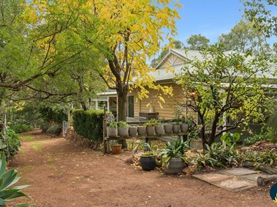 235 Heritage Drive, Roleystone WA 6111