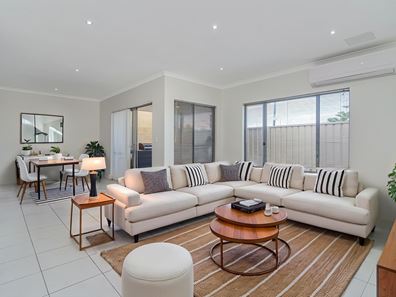 2 Portaferry Gardens, Ridgewood WA 6030