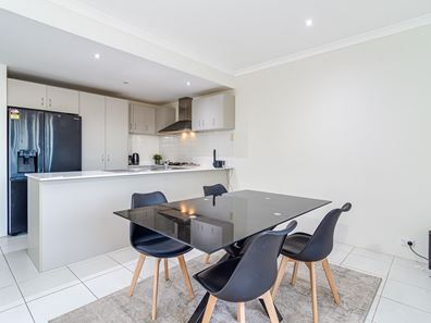 2 Portaferry Gardens, Ridgewood WA 6030