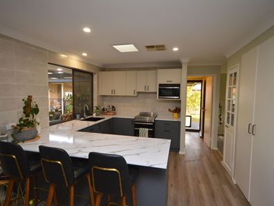 36 Elmore Way, Dudley Park WA 6210
