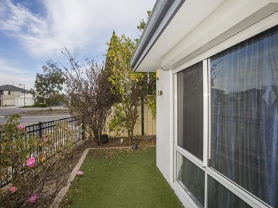 94 Macquarie Boulevard, Hammond Park WA 6164