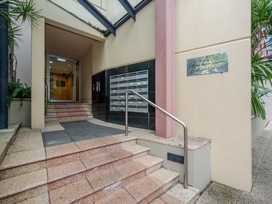 49/118 Mounts Bay Road, Perth WA 6000