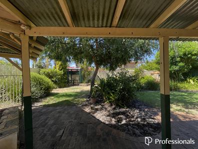 19 Lakesend Road, Thornlie WA 6108