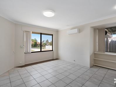 17 Tarndale Way, South Lake WA 6164