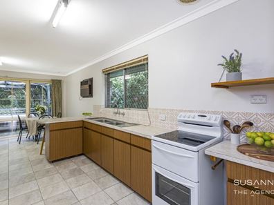 6 Hart Street, Lesmurdie WA 6076