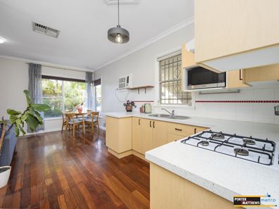 12 Northumberland Road, Forrestfield WA 6058