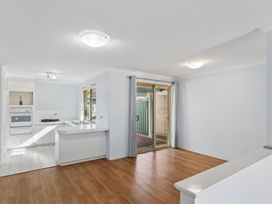 4/7 Catrine Court, Kingsley WA 6026