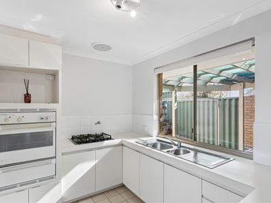 4/7 Catrine Court, Kingsley WA 6026