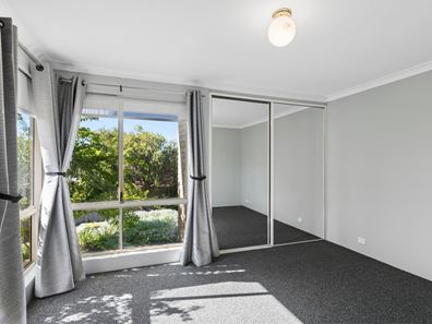 4/7 Catrine Court, Kingsley WA 6026