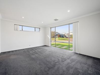 15 Medinah Street, Meadow Springs WA 6210
