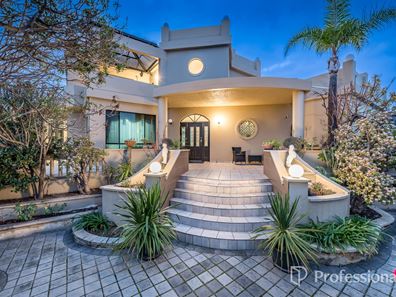 18 Beaumarks Court, Mindarie WA 6030