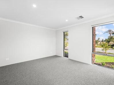 7 Barnevelder Bend, Southern River WA 6110
