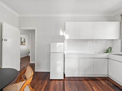 10B Waverley Road, Coolbellup WA 6163