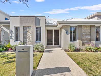 15 Leschenault Boulevard, Lake Coogee WA 6166