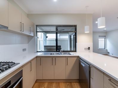 2/222 Herbert Street, Doubleview WA 6018