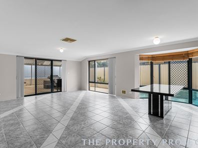 6 Crystal Turn, Bennett Springs WA 6063
