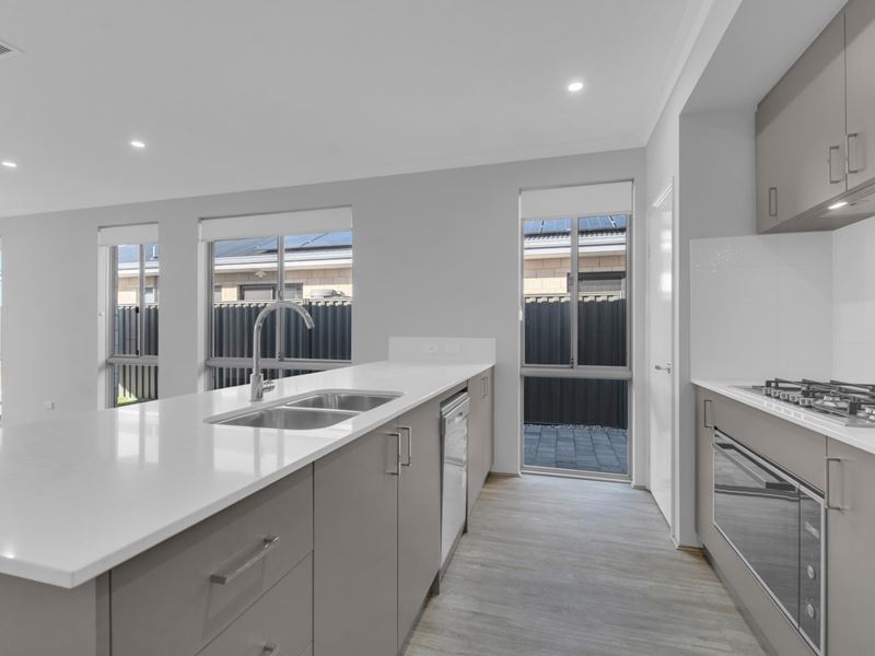 4 Swanzey Grove, Wellard WA 6170