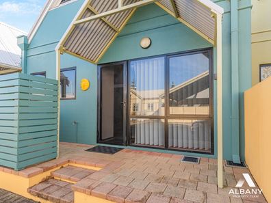 2/76 Proudlove Parade, Albany WA 6330