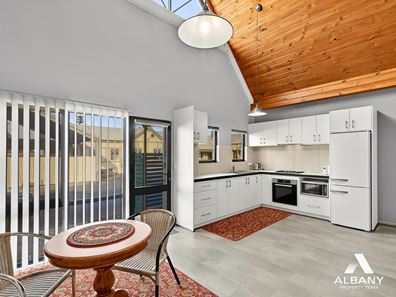 2/76 Proudlove Parade, Albany WA 6330