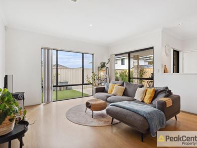 25 Apium Mews, Lake Coogee WA 6166
