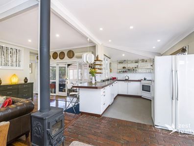2 Tapper Street, White Gum Valley WA 6162