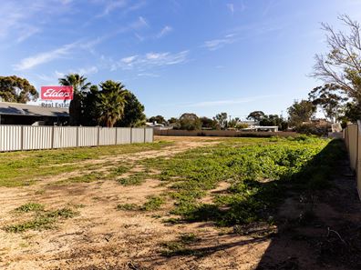 38 Mitchell Street, Merredin WA 6415