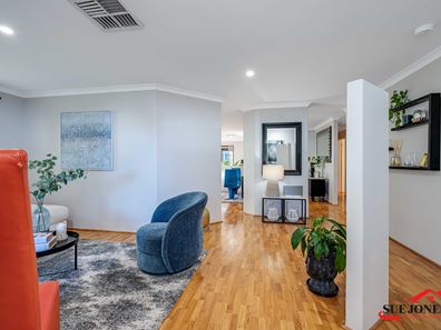 4 Gunsan Mews, Mindarie WA 6030