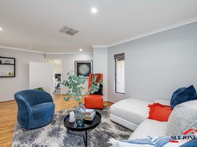 4 Gunsan Mews, Mindarie WA 6030