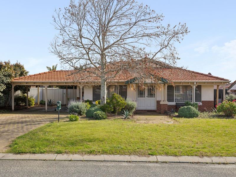 18 Dumbarton Loop, Kinross
