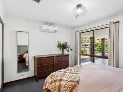8 Abrolhos Close, Shelley WA 6148