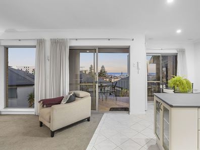 4/27 Filburn  Street, Scarborough WA 6019