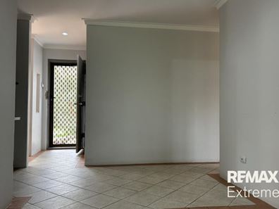16 Oakleaf Circle, Mirrabooka WA 6061