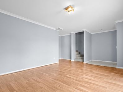 18 Lakefront Circle, The Vines WA 6069