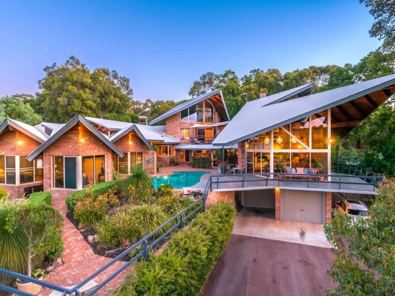 52 Ford Road, Lesmurdie WA 6076