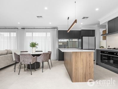140 Lycaste Parade, Treeby WA 6164