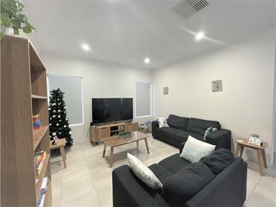 16 Whimbrel Crescent, Coodanup WA 6210