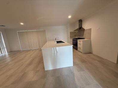 66 Capilano Avenue, Yanchep WA 6035