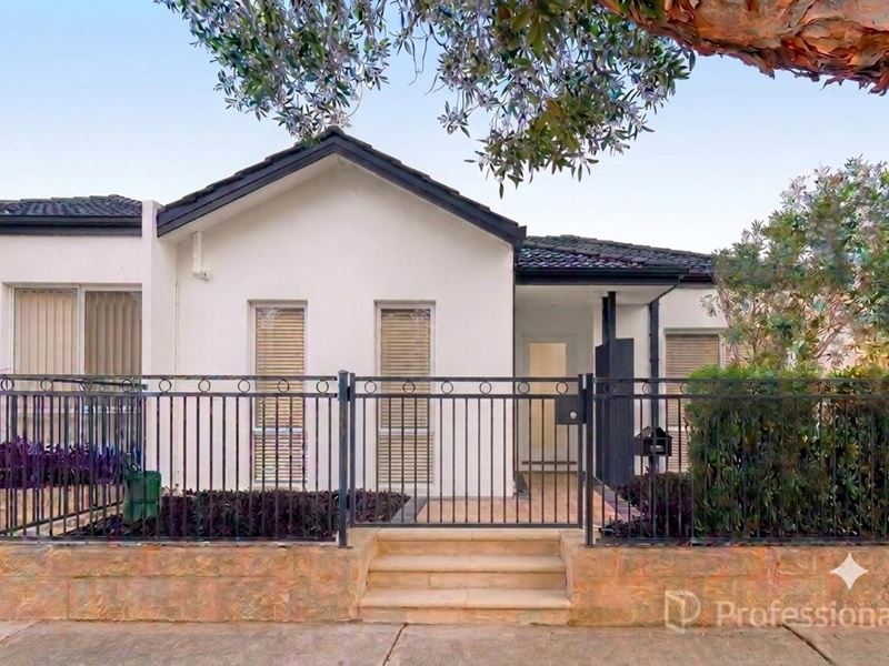 25 Doncaster Grange, Butler WA 6036