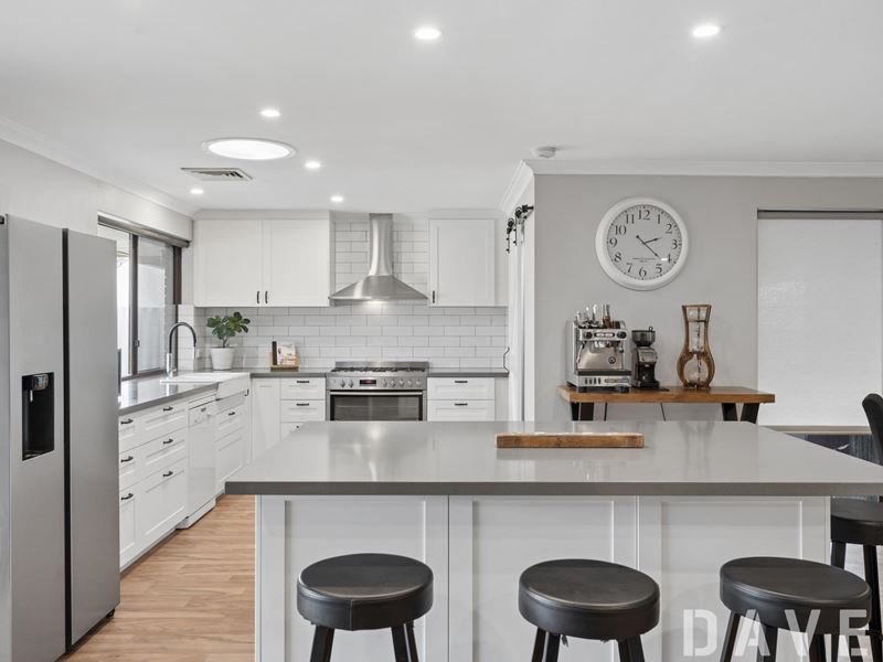 10 Macmillan Rise, Duncraig WA 6023