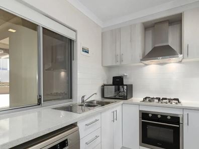 1/26 Ambrose St, Innaloo WA 6018