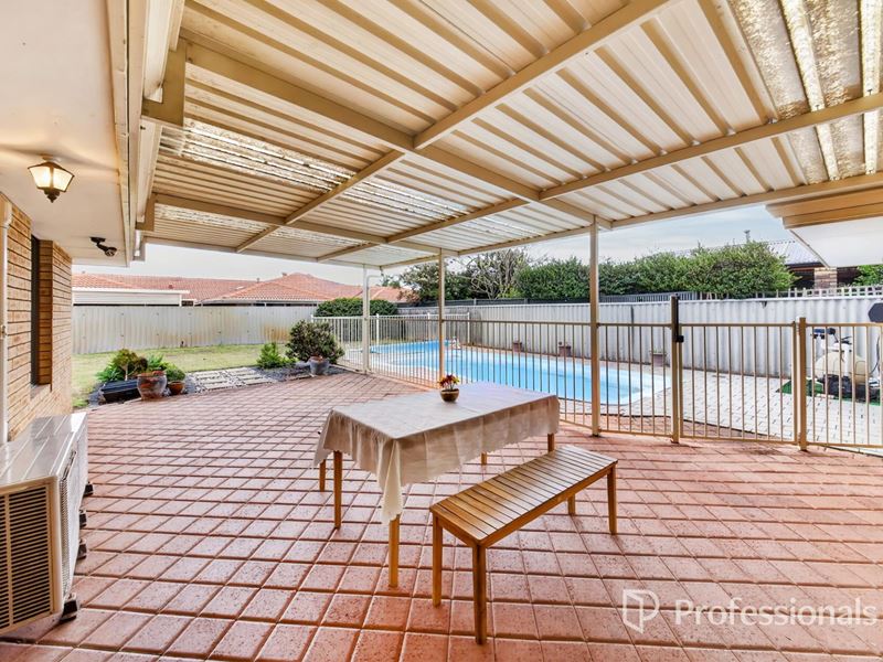 17 Strutt Way, Noranda WA 6062